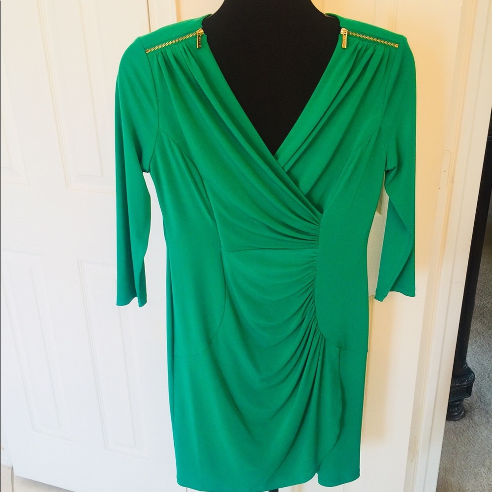 CALVIN KLEIN. Green size 6